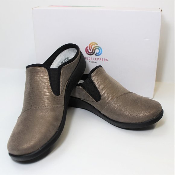 cloudsteppers by clarks clogs